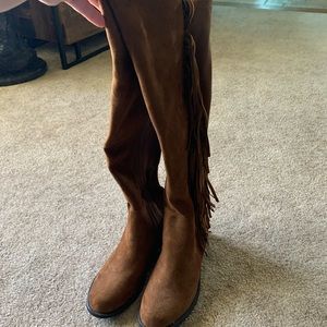 Fringed tall boots